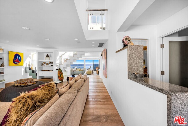 Building Photo - 26940 Malibu Cove Colony Dr