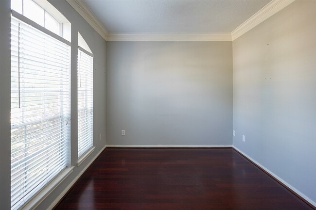 Building Photo - 2403 Blue Shadow Dr