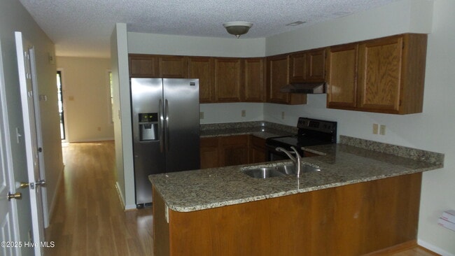 Building Photo - 3200 Crystal Oaks Ln