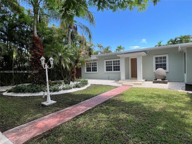 Primary Photo - 5940 SW 47th St