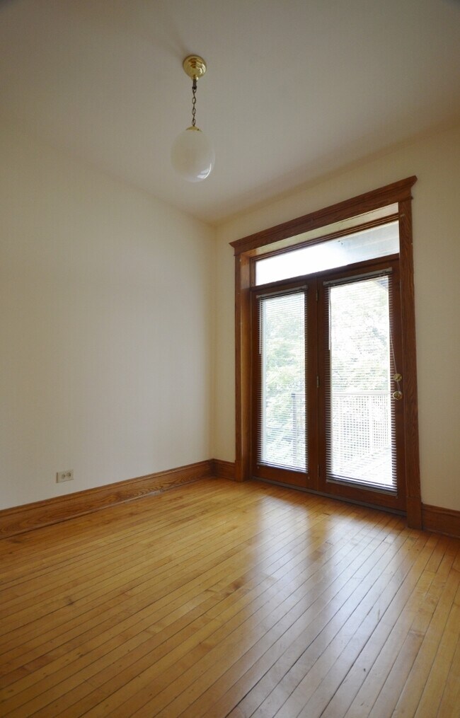 Building Photo - 1742 W Addison St