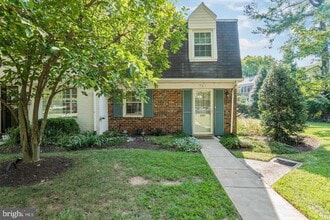 Building Photo - 741 Azalea Dr