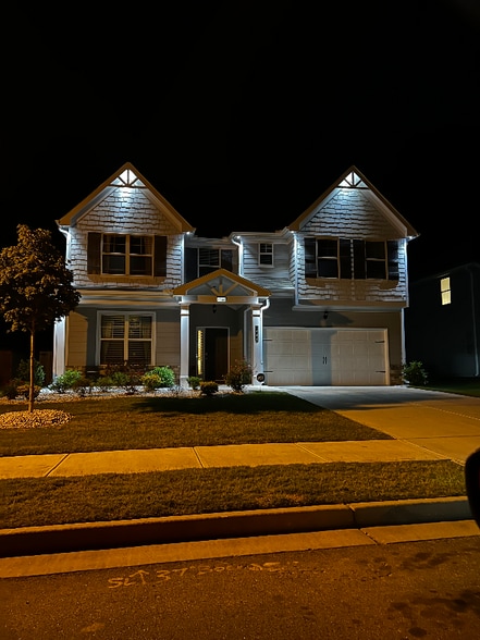 Building Photo - 2444 Haliard Way