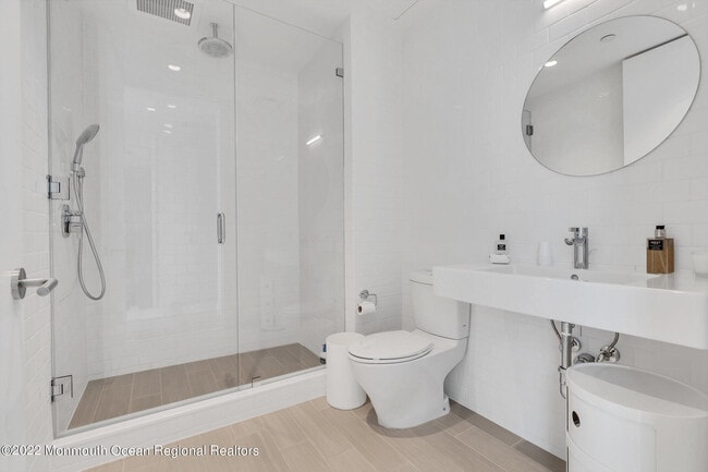 Building Photo - 601 Heck St