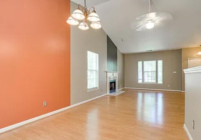 Building Photo - 5306 Dewmorn Pl