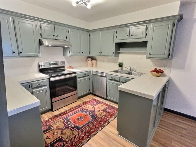 Building Photo - 316 Town Park Rd