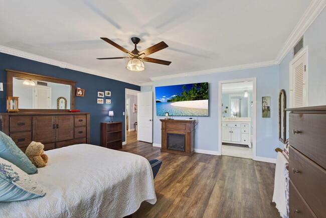 Building Photo - 300 N Hwy A1A