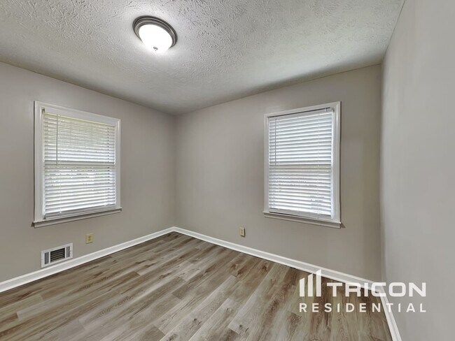 Building Photo - 6469 Paula Ct