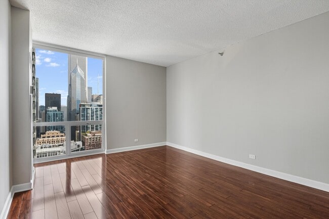 Building Photo - 200 N Dearborn St