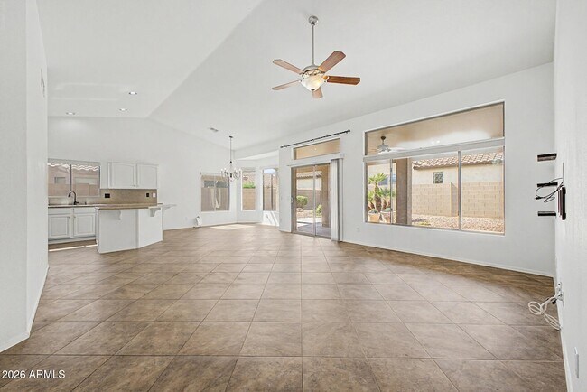 Building Photo - 16110 W Vale Dr