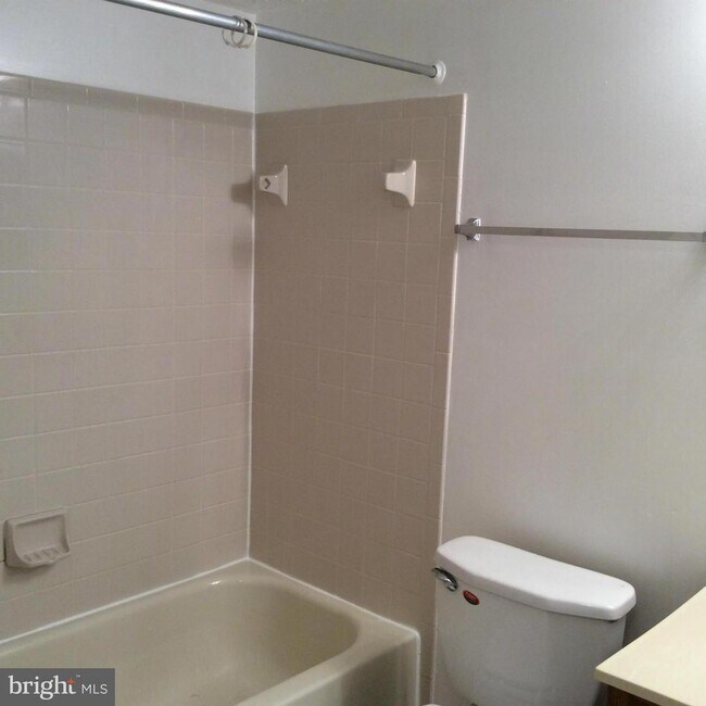 Building Photo - 17050 Capri Ln