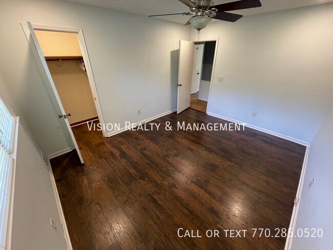 Building Photo - 117 Bascomb Dr