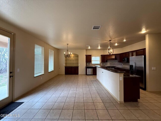 Building Photo - 11533 Merejildo Madrid St