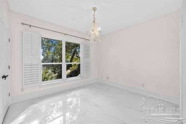Building Photo - 4700 Bohemia Dr