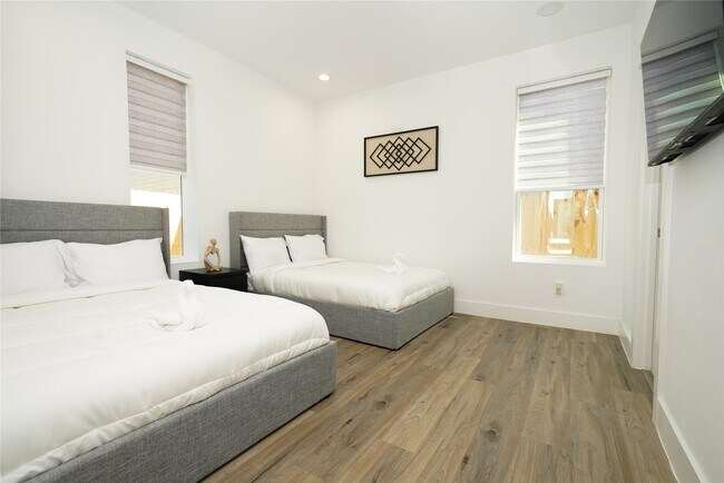 Building Photo - 4607 Edmund St