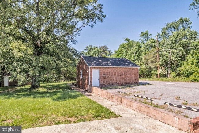 Building Photo - 4515 Old Branch Ave.