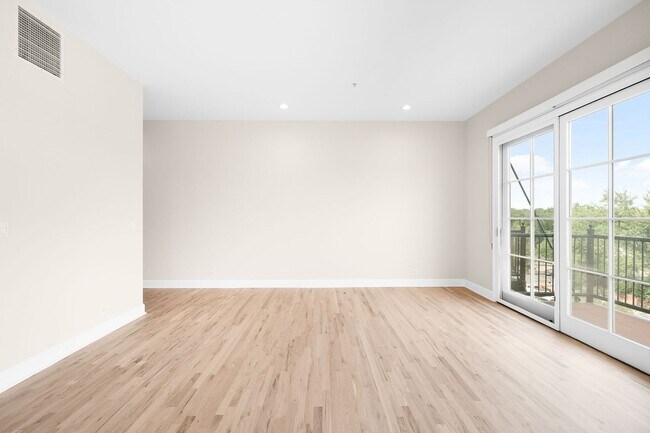 Building Photo - Updated 2BD, 2BA Condo Overlooking Denver Country Club