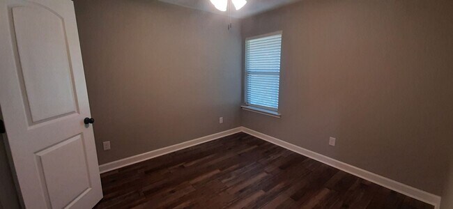 Building Photo - 59 Birchwood Dr