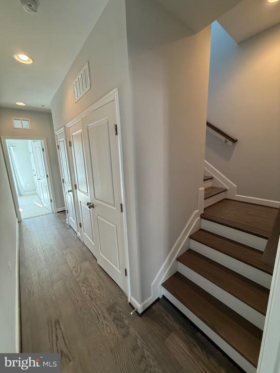 Building Photo - 620 Leigh Wy.