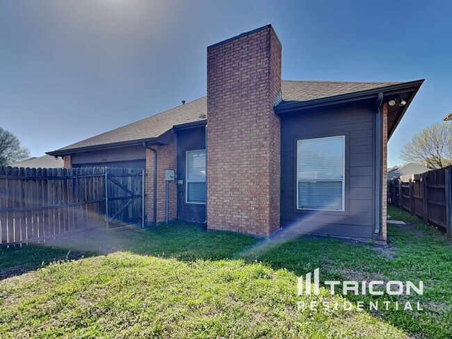 Building Photo - 1626 Mockingbird Ln