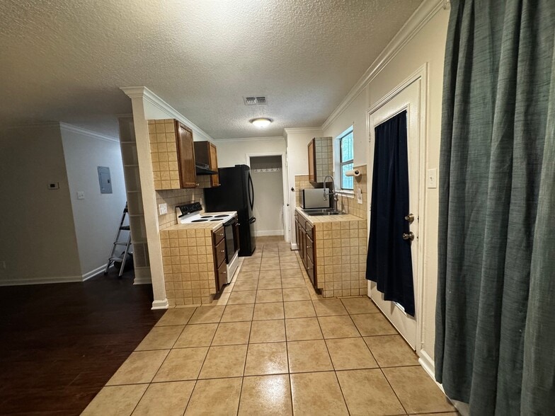 Building Photo - 3439 Twining Dr