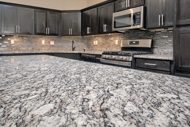 Building Photo - 14805 Holly Springs