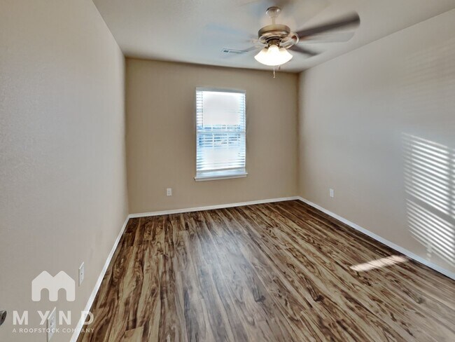 Building Photo - 1001 Clearspring Ct