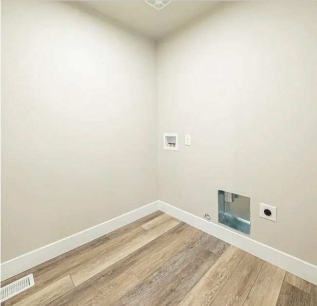 Building Photo - 3 bed, 2.5 bath Townhome in Ammon!!
