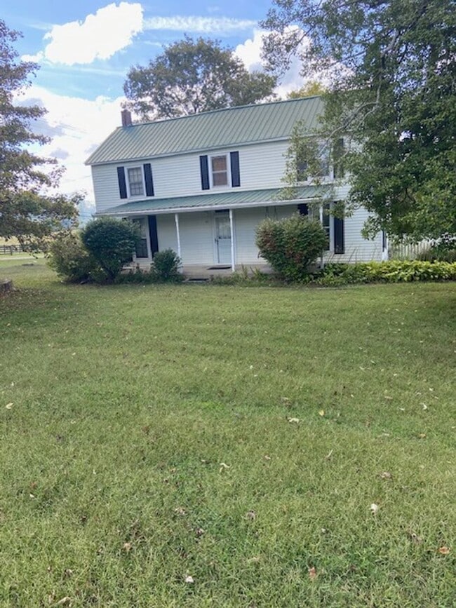 Building Photo - Beautiful 3brm, 2bath Home in Heart of Burns!!