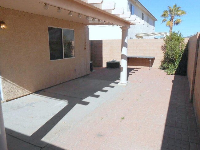 Building Photo - Townhome in Henderson