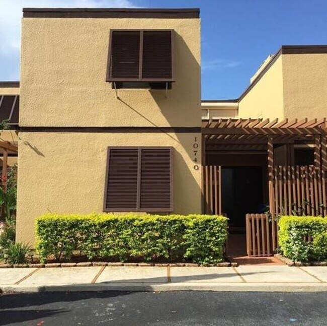 Building Photo - 10740 S Golfview Dr