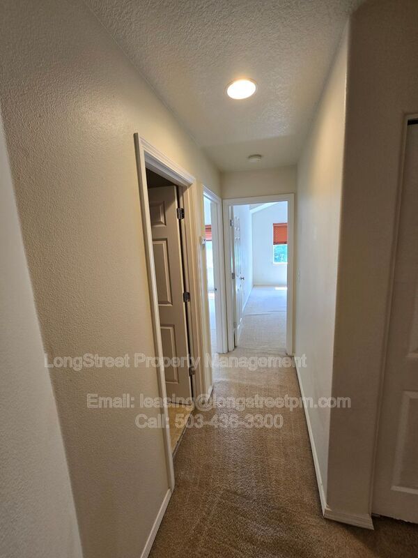 Building Photo - 3008 NW Morning Glory Dr