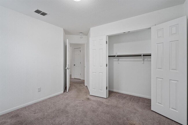 Building Photo - 3201 College Park Dr