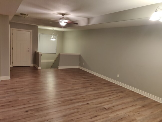 Building Photo - 12823 E Zimmerly St