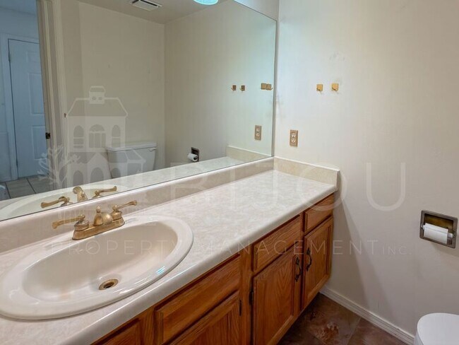 Building Photo - 3498 Mountainside Dr