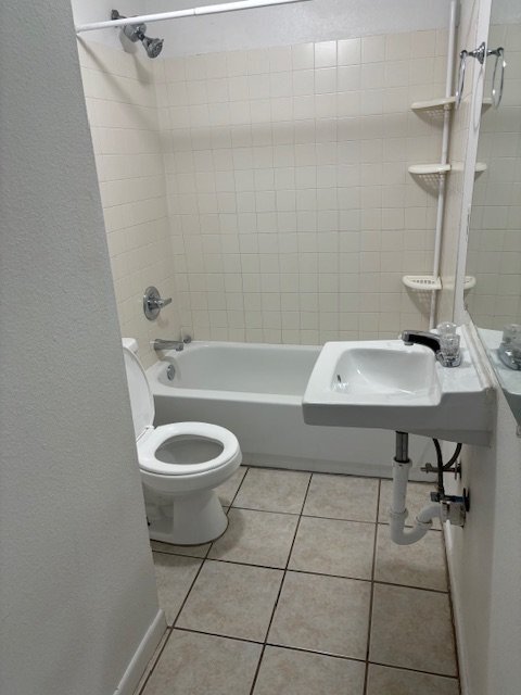 Building Photo - Spacious Upstairs 1-Bedroom Apartment in Downtown Stephenville