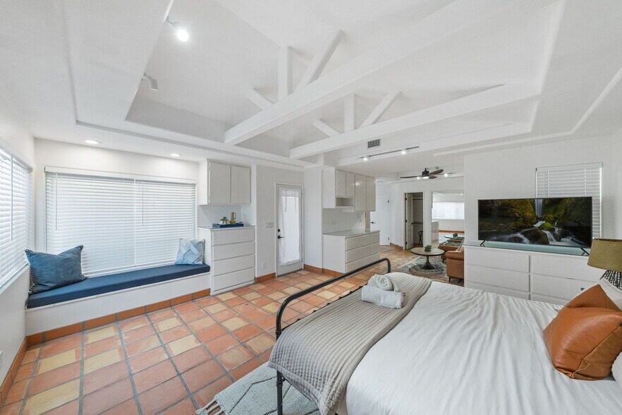 Building Photo - 58328 Bonanza Dr