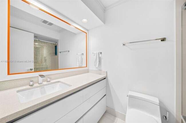 Building Photo - 9000 Arvida Dr
