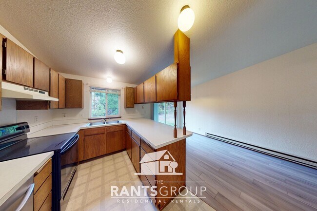 Building Photo - 832R