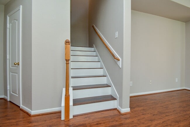 Building Photo - 16021 Summerville Lake Dr