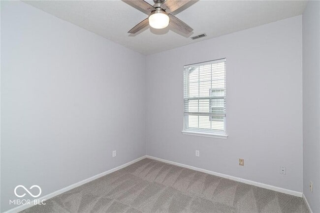 Building Photo - 10272 Lakeland Dr