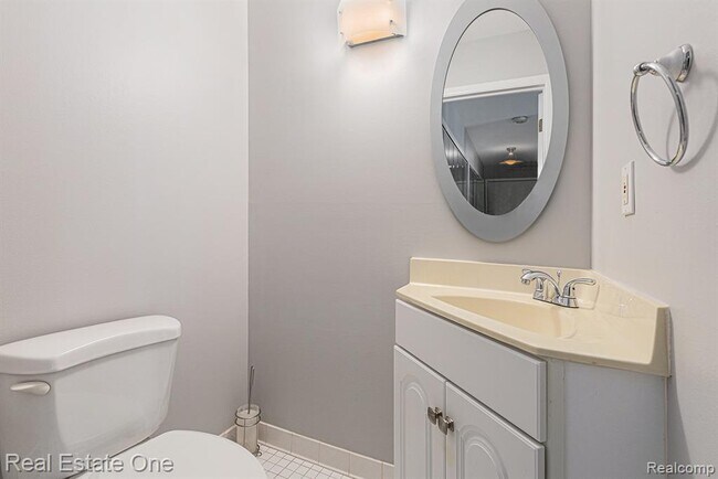 Building Photo - 31085 Pheasant Run St