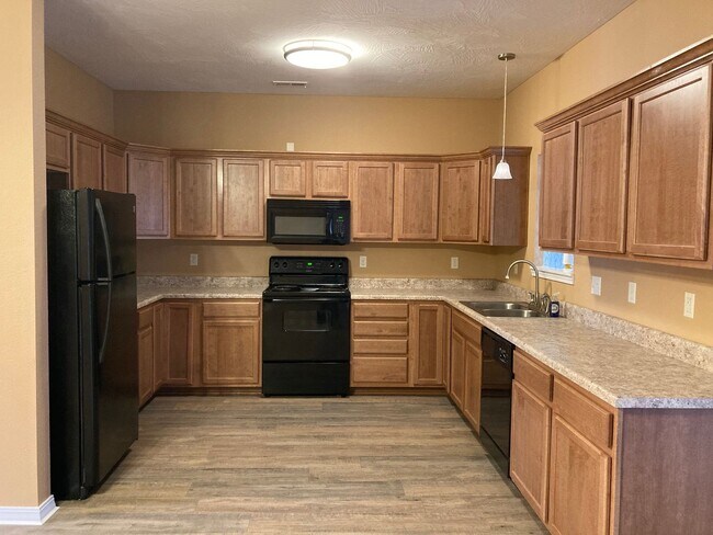 Building Photo - COMING SOON: Beautiful 3 bed/2 bath home l...