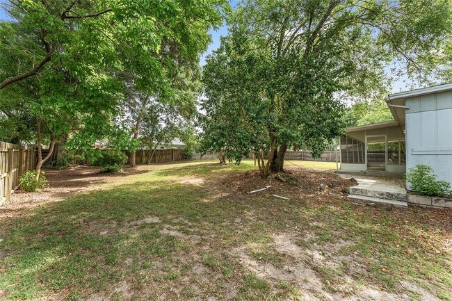 Building Photo - 4505 SE 12th Pl