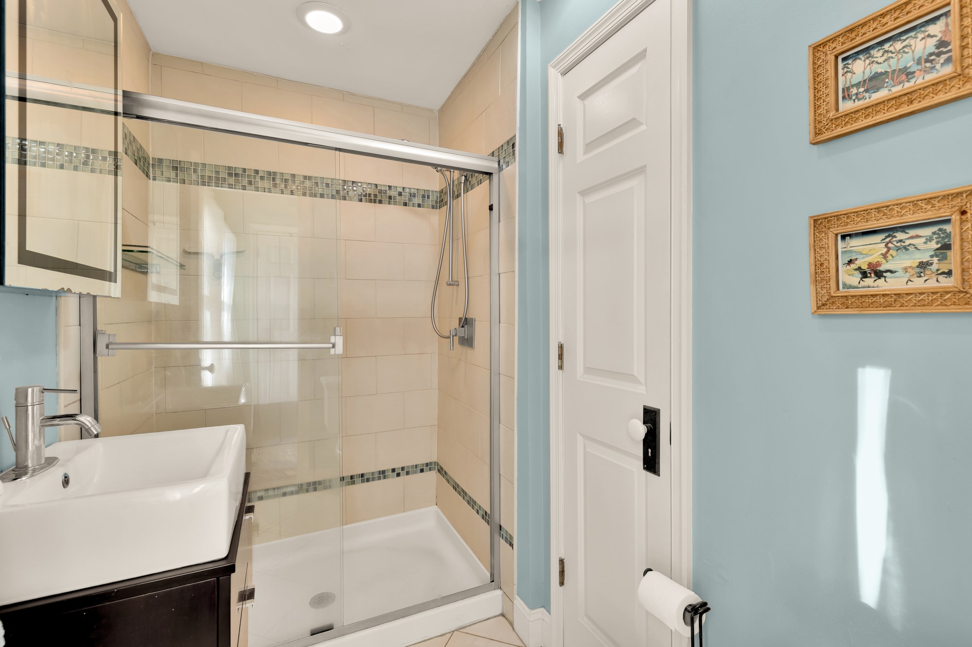 Building Photo - 207 V St NE