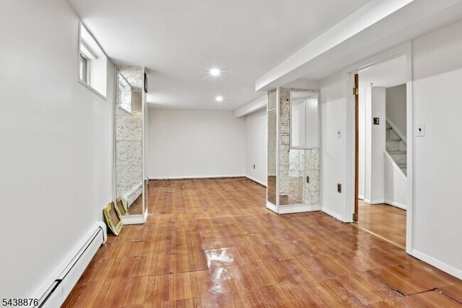 Building Photo - 18 Patterson St