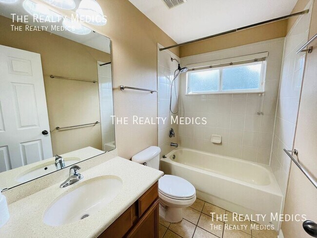 Building Photo - 2901 Wild Tamarind Blvd