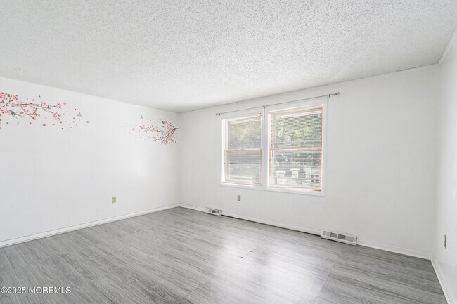 Building Photo - 356 Cedar Swamp Rd