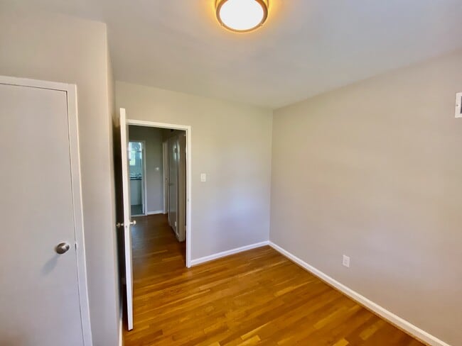 Building Photo - 5307 Pooks Hill Rd