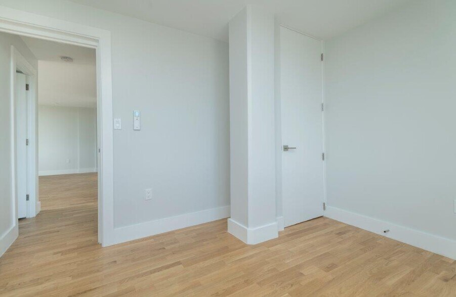 Building Photo - 334 Harvard St